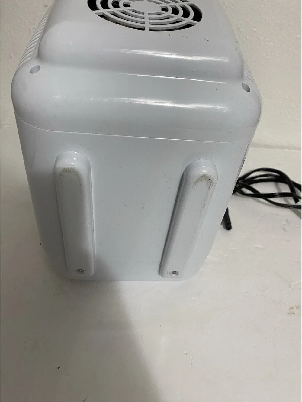 Finishing Touch Flawless Beauty Mini Refrigerator for Skincare and Makeup